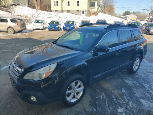 Used 2014 Subaru Outback 2.5i Premium image 2