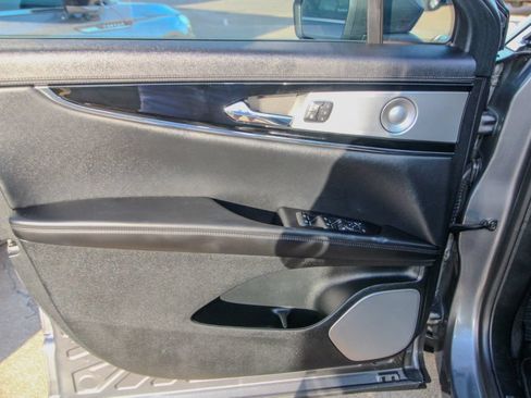 Used 2023 Lincoln Nautilus Reserve w/ Equipment Group 202A AWD/4WD image 13