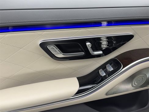 Used 2022 Mercedes-Benz S 500 4MATIC w/ Warmth & Comfort Package image 46