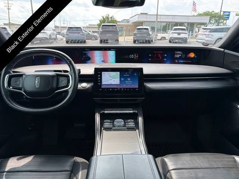 Used 2024 Lincoln Nautilus Reserve w/ Equipment Group 202A AWD/4WD image 17