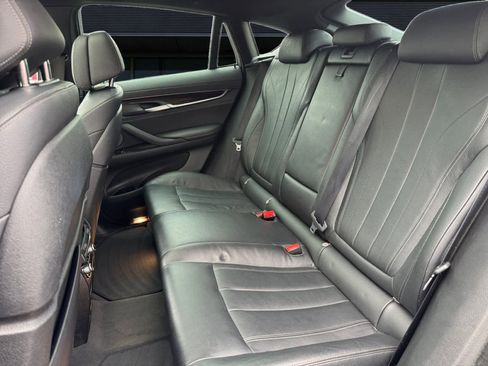 Used 2018 BMW X6 xDrive50i w/ M Sport Package image 16