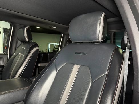 Used 2018 Ford F150 Platinum w/ Equipment Group 701A Luxury AWD/4WD image 11