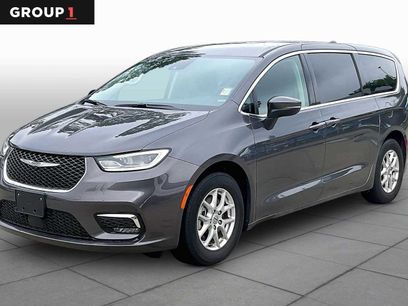 Used 2023 Chrysler Pacifica Touring-L