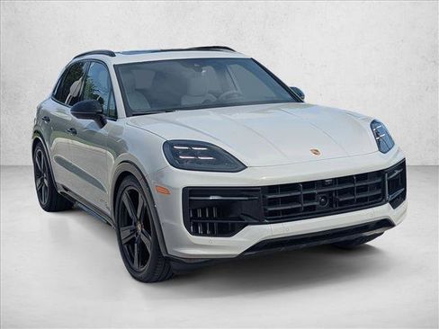 Used 2026 Porsche Cayenne GTS AWD/4WD image 3