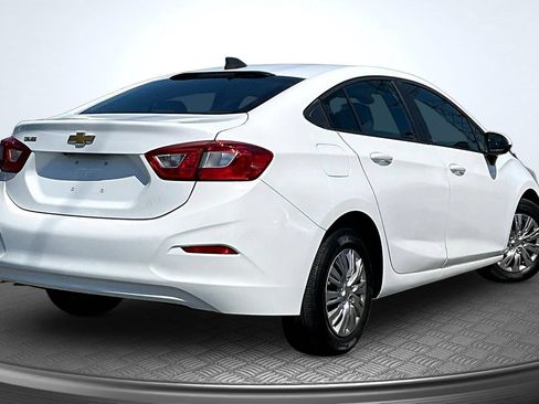 Used 2018 Chevrolet Cruze LS FWD image 6