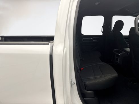 Used 2019 RAM 1500 Big Horn AWD/4WD image 17