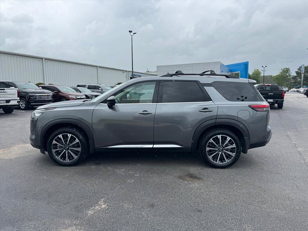Used 2026 Nissan Pathfinder Platinum w/ Lighting Package FWD image 6