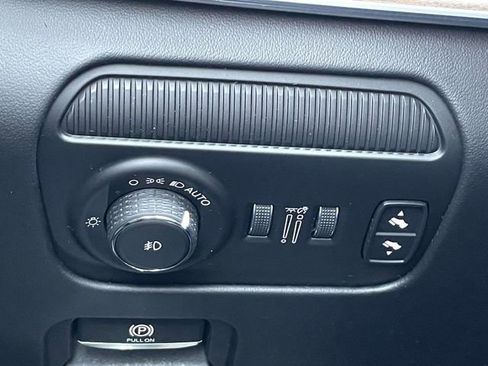 Used 2022 Jeep Grand Wagoneer Series II AWD/4WD image 35