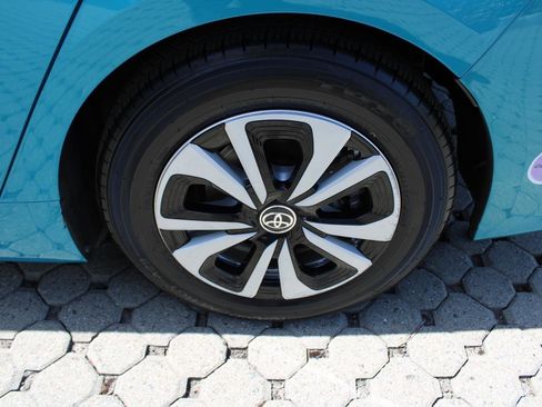 Used 2019 Toyota Prius Prime Plus FWD image 13