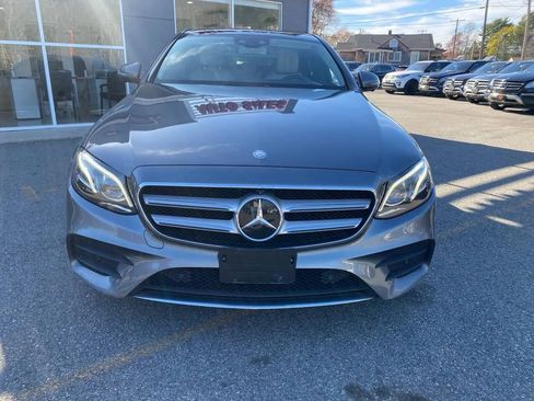 Used 2017 Mercedes-Benz E 300 4MATIC image 2