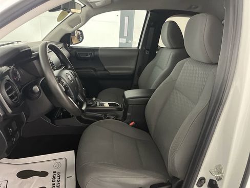 Used 2020 Toyota Tacoma SR image 15
