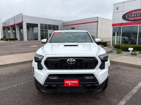 Certified 2025 Toyota Tacoma TRD Sport w/ TRD Sport Premium Package AWD/4WD image 9