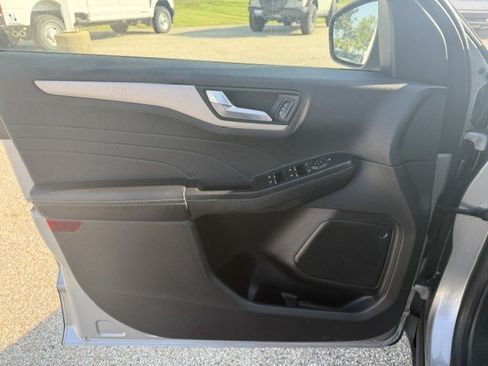 Used 2022 Ford Escape SEL AWD/4WD image 11