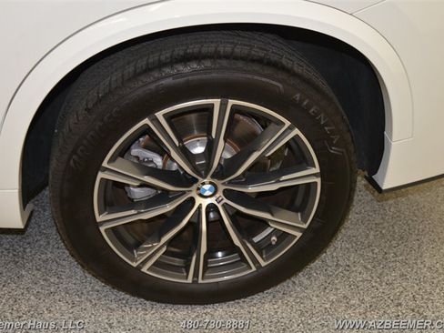 Used 2025 BMW X5 xDrive40i w/ M Sport Package AWD/4WD image 49