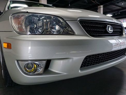 Used 2002 Lexus IS 300 image 87