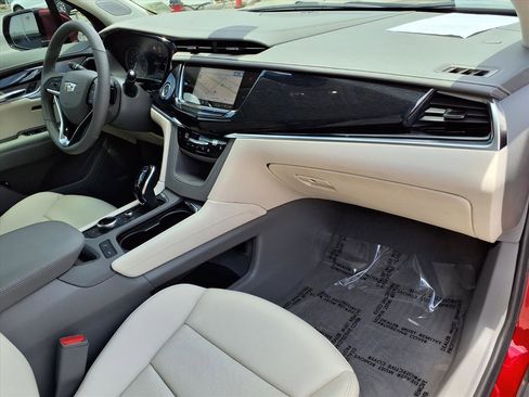 Certified 2024 Cadillac XT6 Premium Luxury w/ Technology Package FWD image 8
