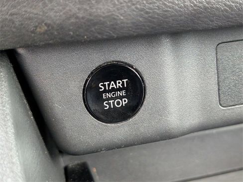 Used 2024 Nissan Rogue SV image 27