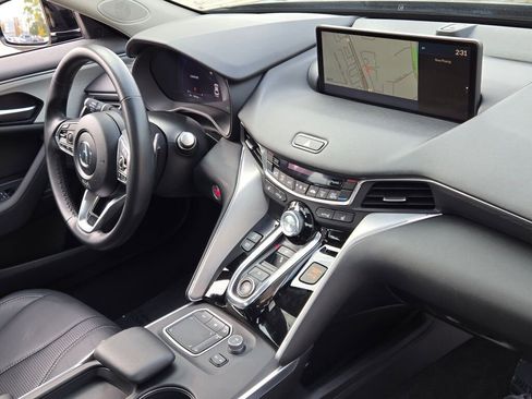 Certified 2025 Acura TLX w/ Technology Package image 9