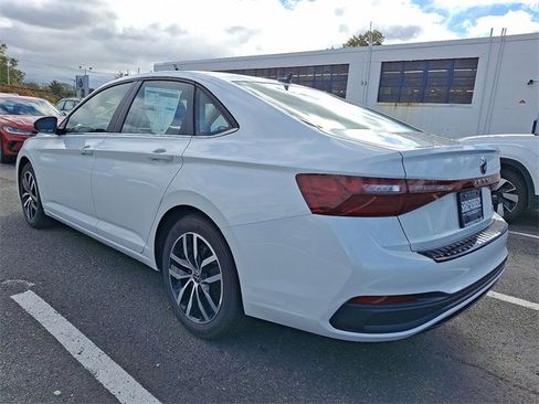 New 2026 Volkswagen Jetta SE image 3