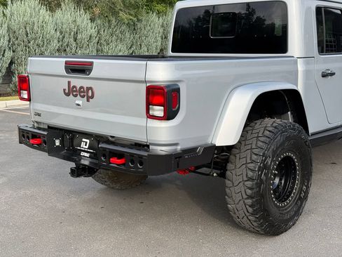 Used 2023 Jeep Gladiator Rubicon w/ Trailer Tow Package AWD/4WD image 10