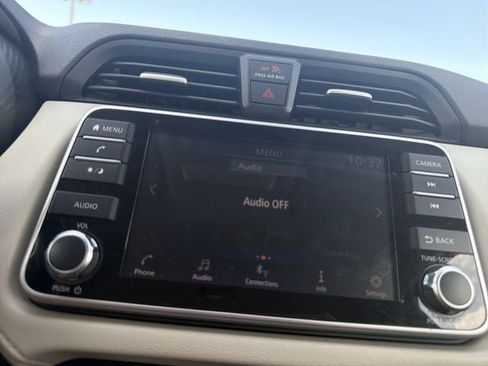 Used 2021 Nissan Versa SV FWD image 26
