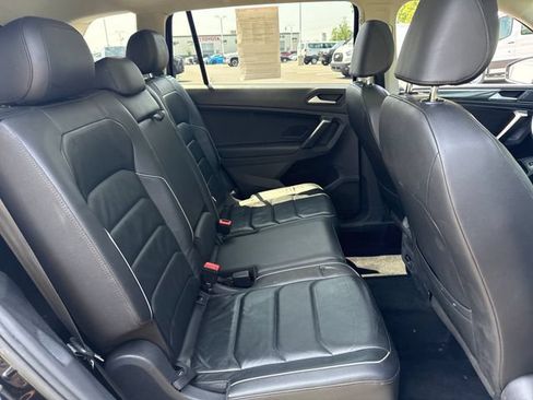 Used 2019 Volkswagen Tiguan SEL Premium w/ 3rd Row Seat Package AWD/4WD image 14