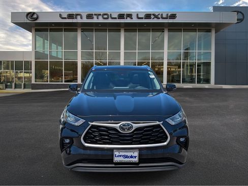 Used 2020 Toyota Highlander XLE AWD/4WD image 8