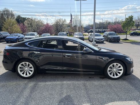 Used 2018 Tesla Model S 75D image 4