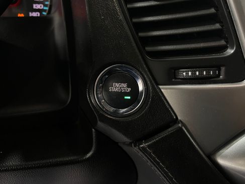 Used 2018 Chevrolet Suburban Premier image 22