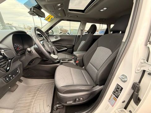 Used 2021 Kia Soul EX image 14