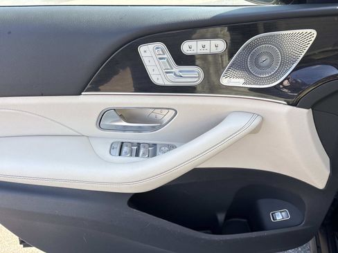 Used 2020 Mercedes-Benz GLS 450 4MATIC image 12