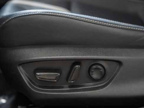 Used 2025 Toyota Camry SE image 36