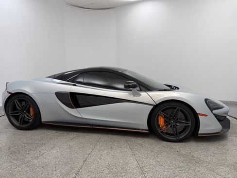 Used 2019 McLaren 570S Spider RWD image 8
