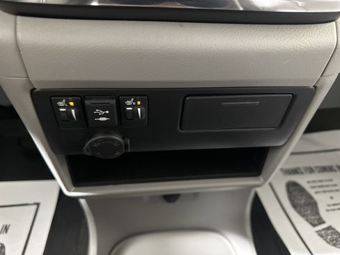 Used 2018 Toyota Sienna AWD image 21