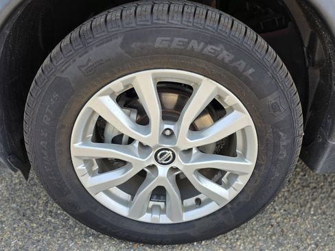Used 2019 Nissan Rogue SV AWD/4WD image 36