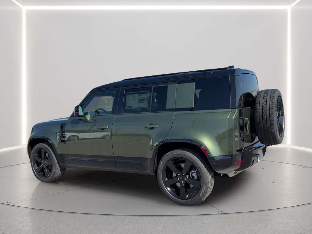 New 2026 Land Rover Defender 110 X-Dynamic SE AWD/4WD image 2