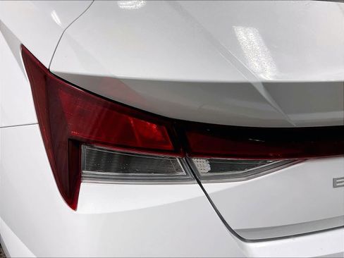 Used 2024 Hyundai Elantra SEL image 33