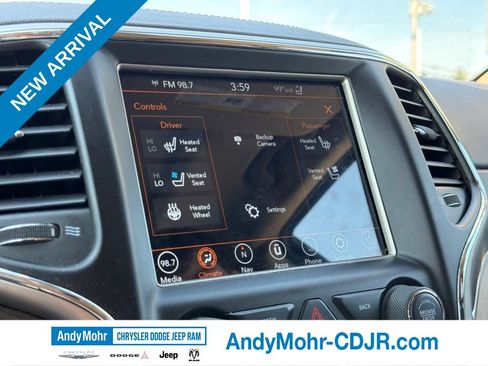 Used 2017 Jeep Grand Cherokee Overland AWD/4WD image 30