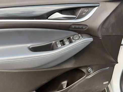 Used 2022 Buick Enclave Premium AWD/4WD image 13