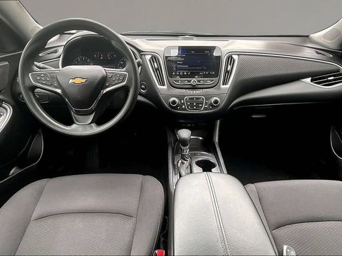 Used 2025 Chevrolet Malibu LT FWD image 7