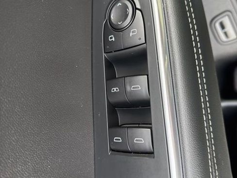 Certified 2025 GMC Acadia Elevation image 28