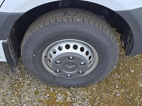 Used 2024 Mercedes-Benz Sprinter 4500 image 9