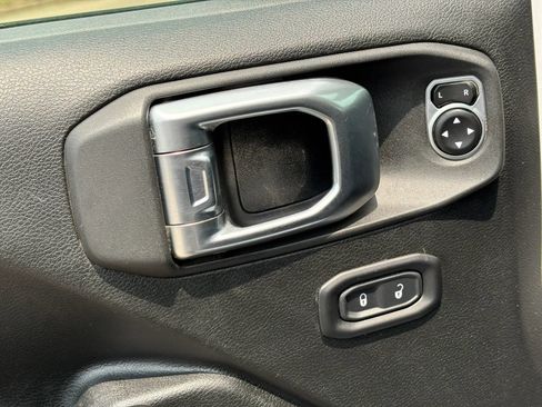 Used 2020 Jeep Wrangler Sport AWD/4WD image 7