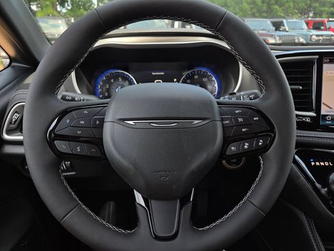 New 2027 Chrysler Pacifica Limited FWD image 21