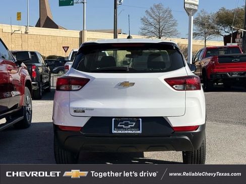 Used 2023 Chevrolet TrailBlazer LS image 7