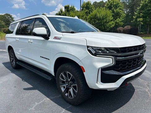 Used 2022 Chevrolet Suburban Z71 w/ Z71 Off-Road Package AWD/4WD image 19