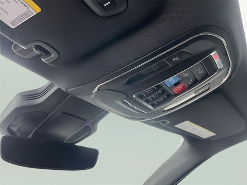 Used 2025 Jeep Wagoneer S Limited image 17