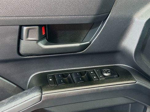 Used 2025 Toyota 4Runner TRD Off-Road image 15