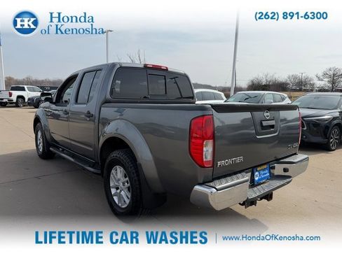 Used 2019 Nissan Frontier SV image 5