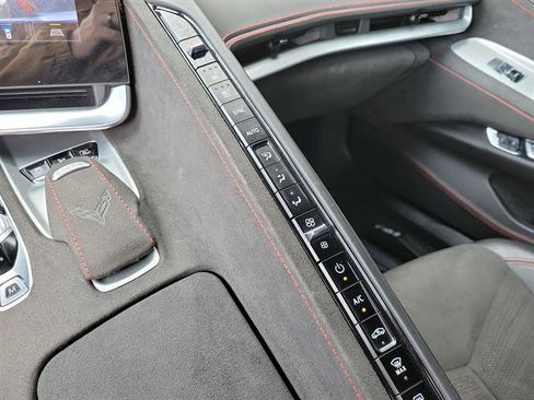 Used 2022 Chevrolet Corvette Stingray Premium Conv w/ Z51 Performance Package image 12